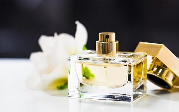 10عطر مردانه مناسب برای هدیه به آقایان