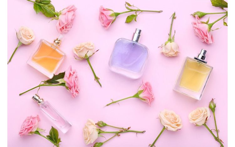 5 عطر دخترانه خنک مناسب تابستان